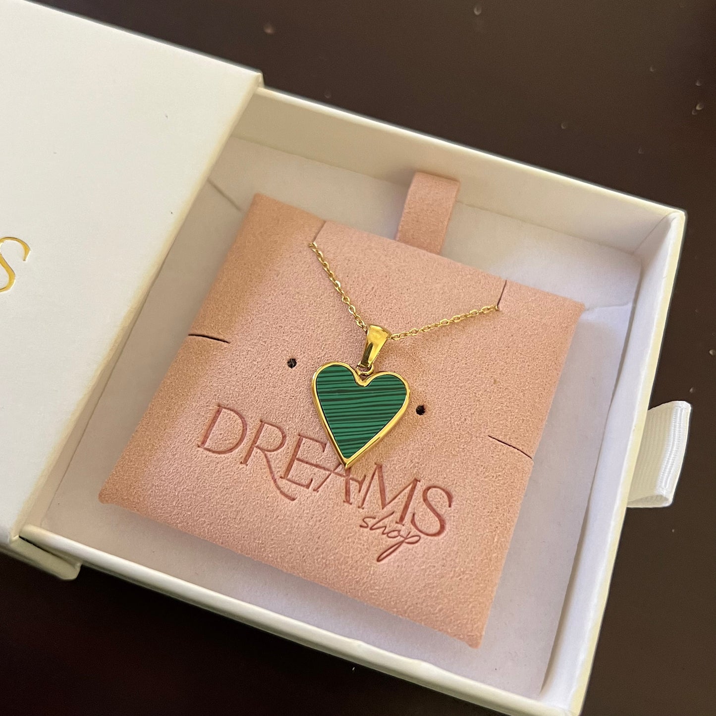 Collar green heart