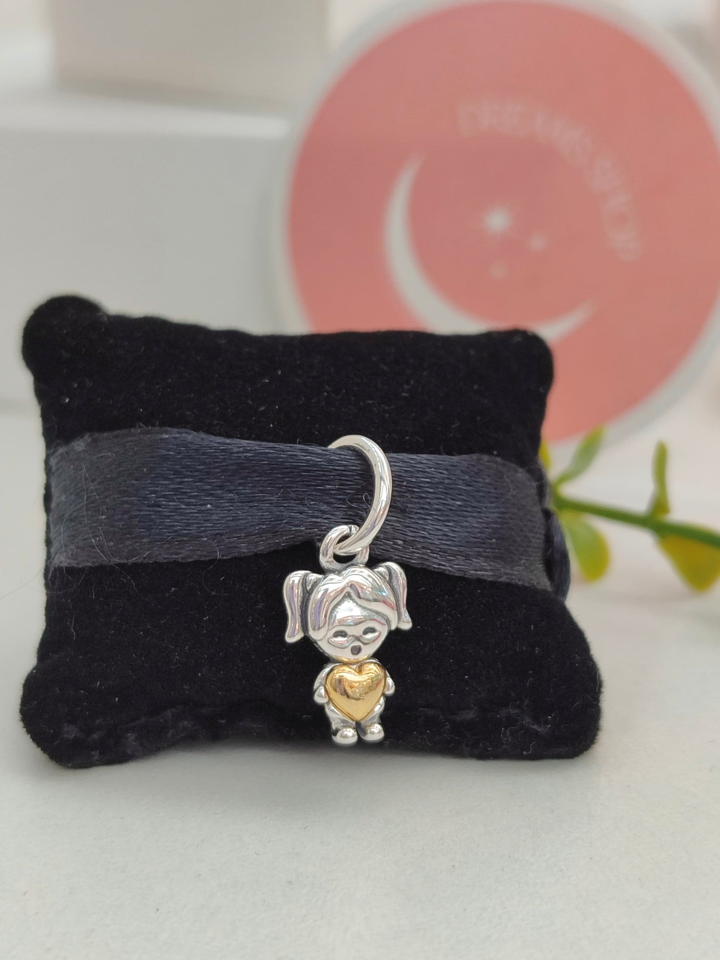 Charm Colgante Niña Feliz