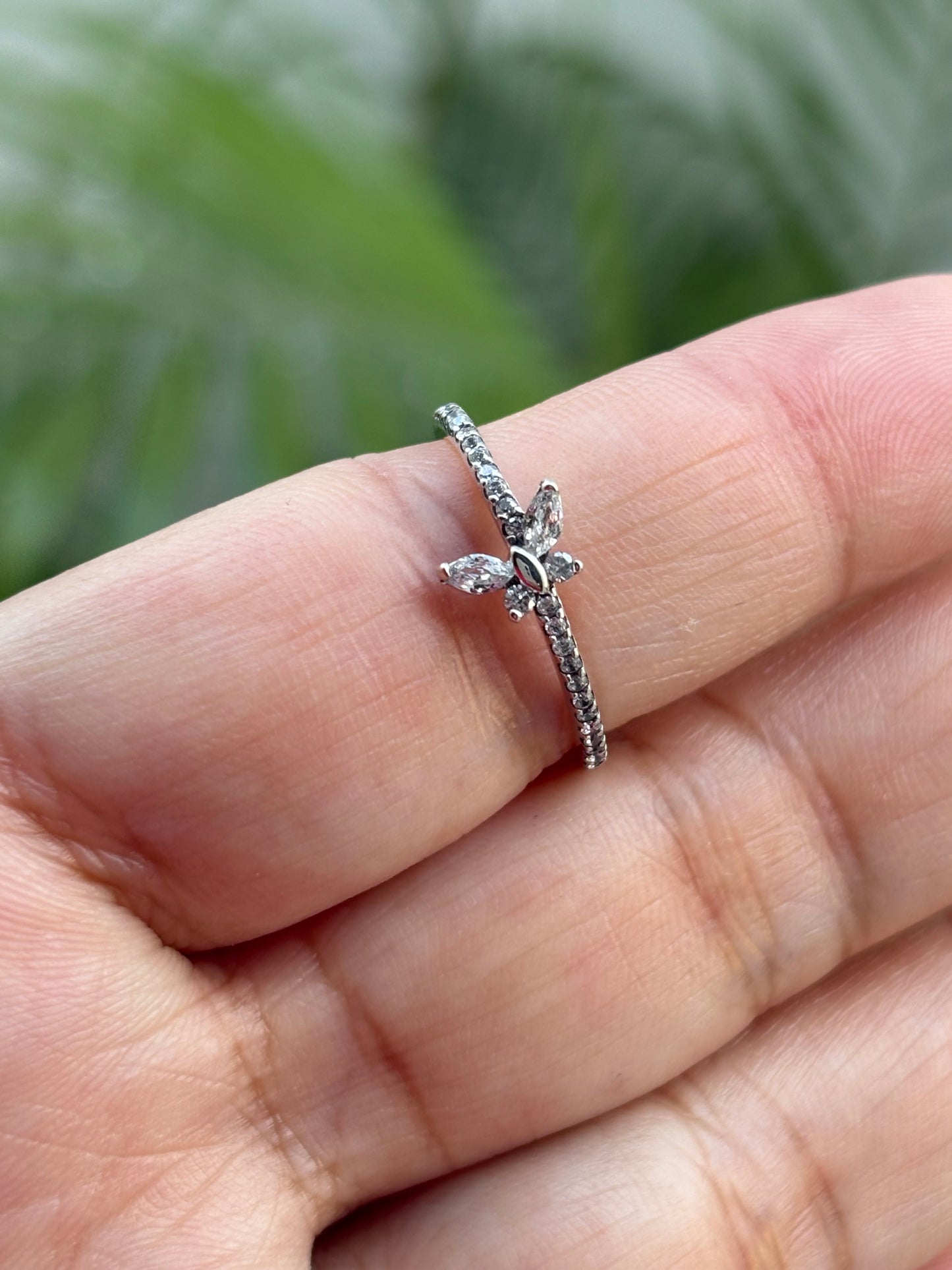 Anillo de Mariposa Brillante