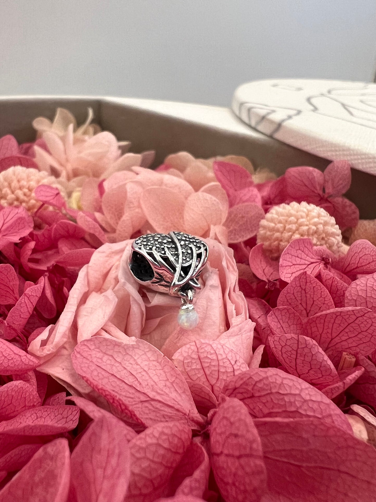 Charm Alas de Ángel y Corazón
Brillante