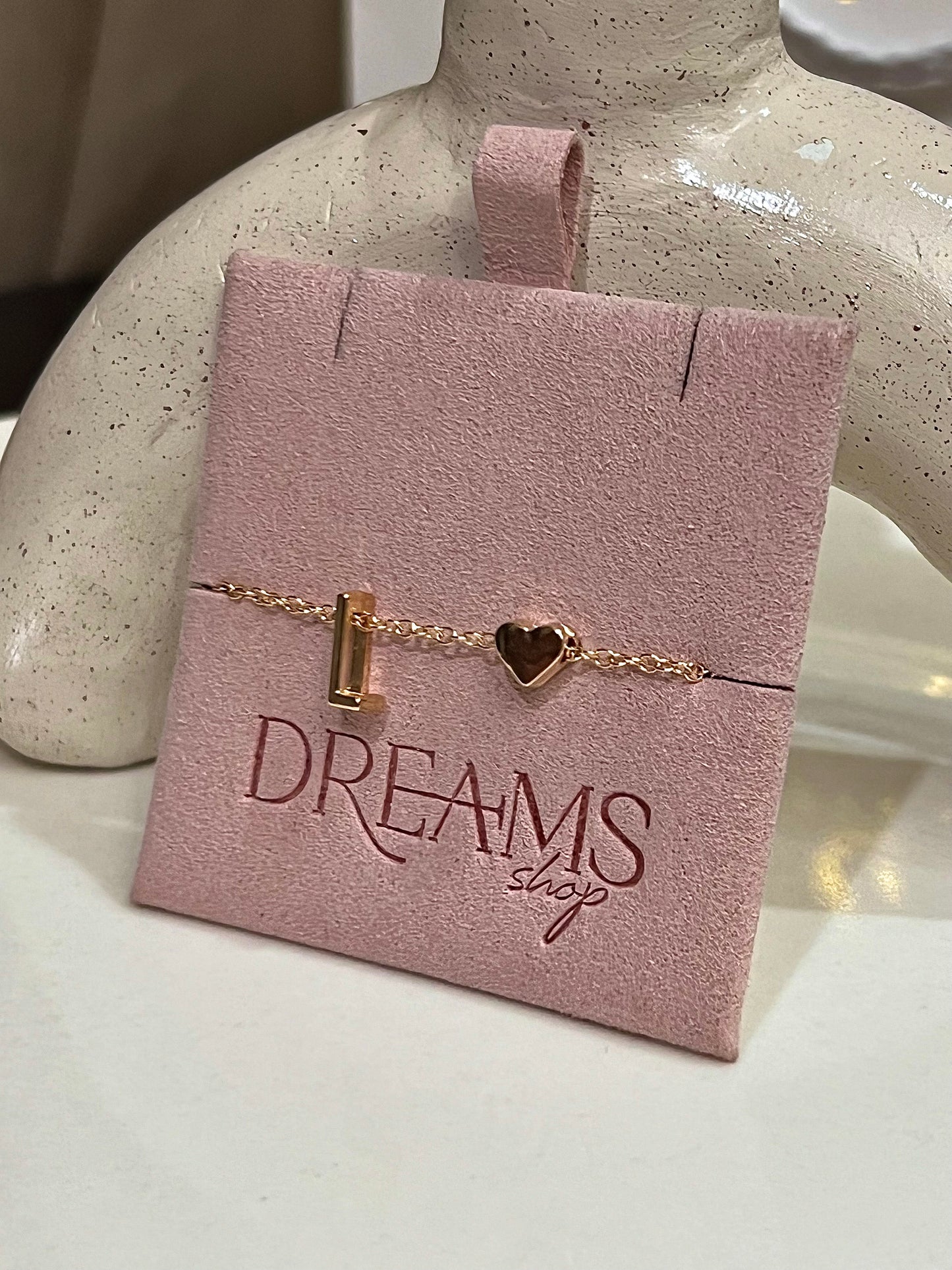 Brazalete Letra “L” & Corazón