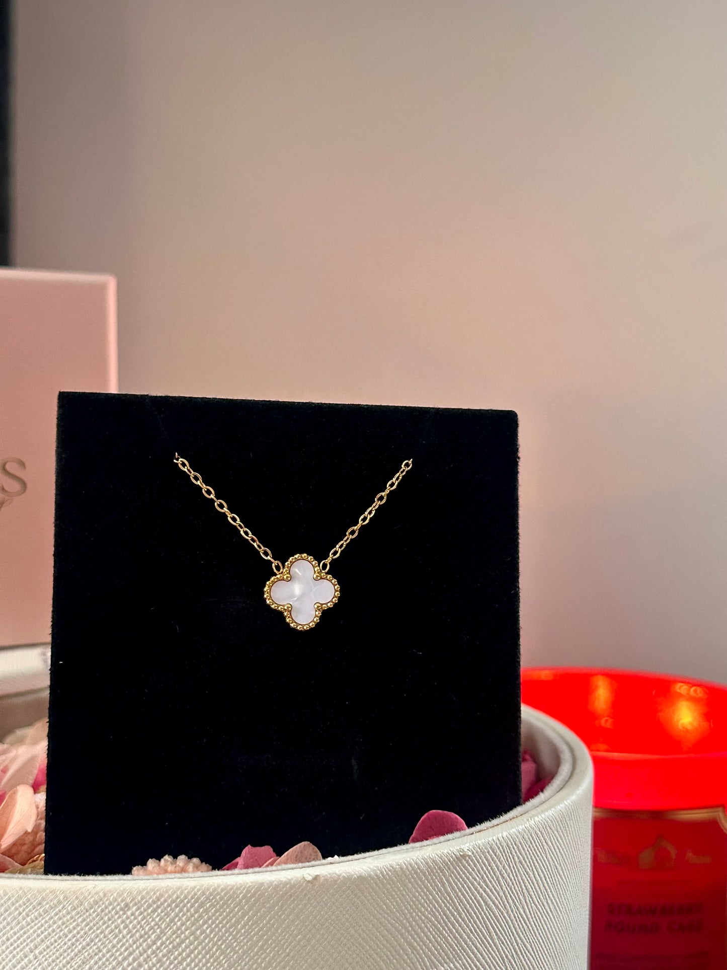 Collar Trébol Blanco