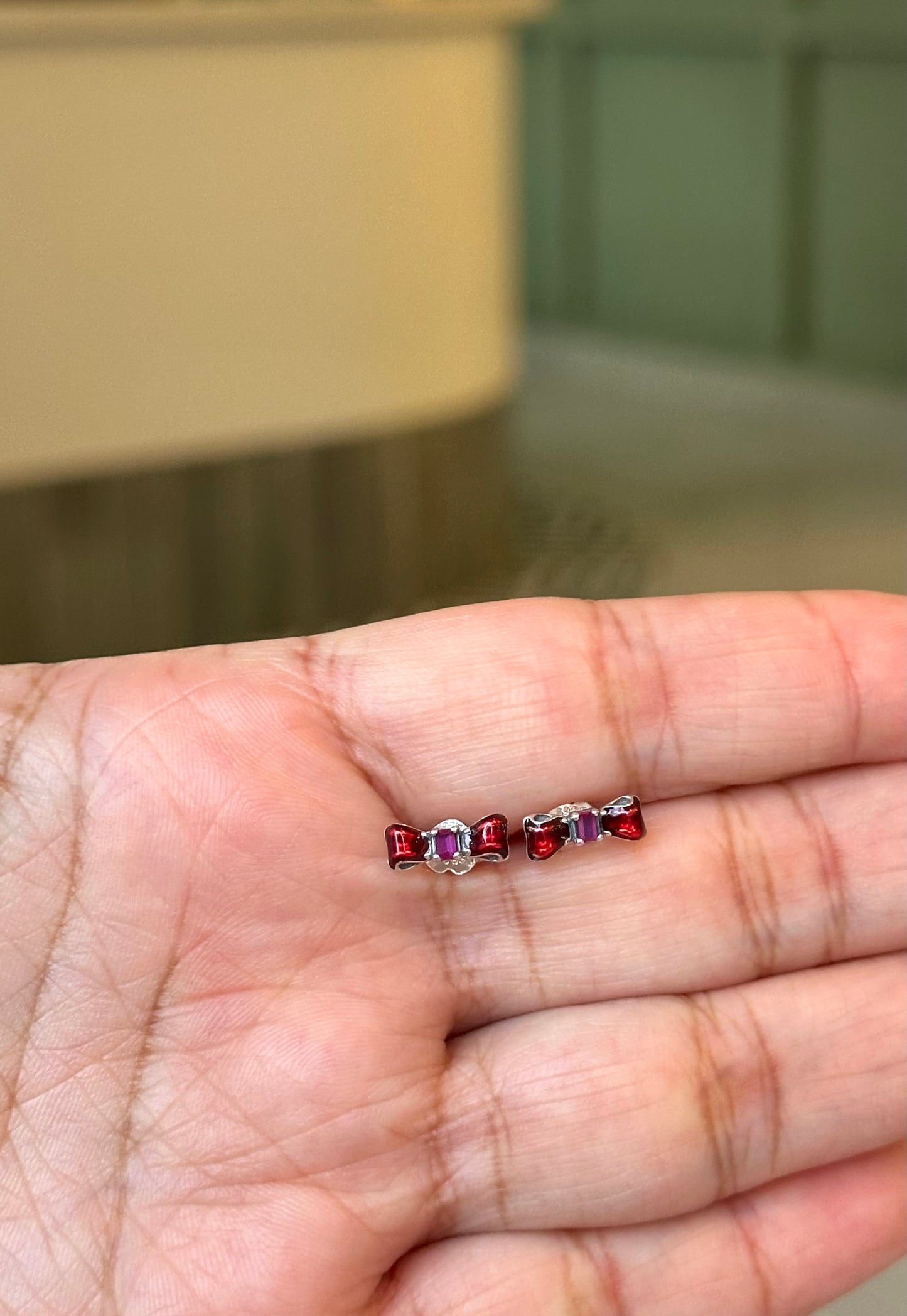 Aretes Lazo Rojo de Blancanieves
