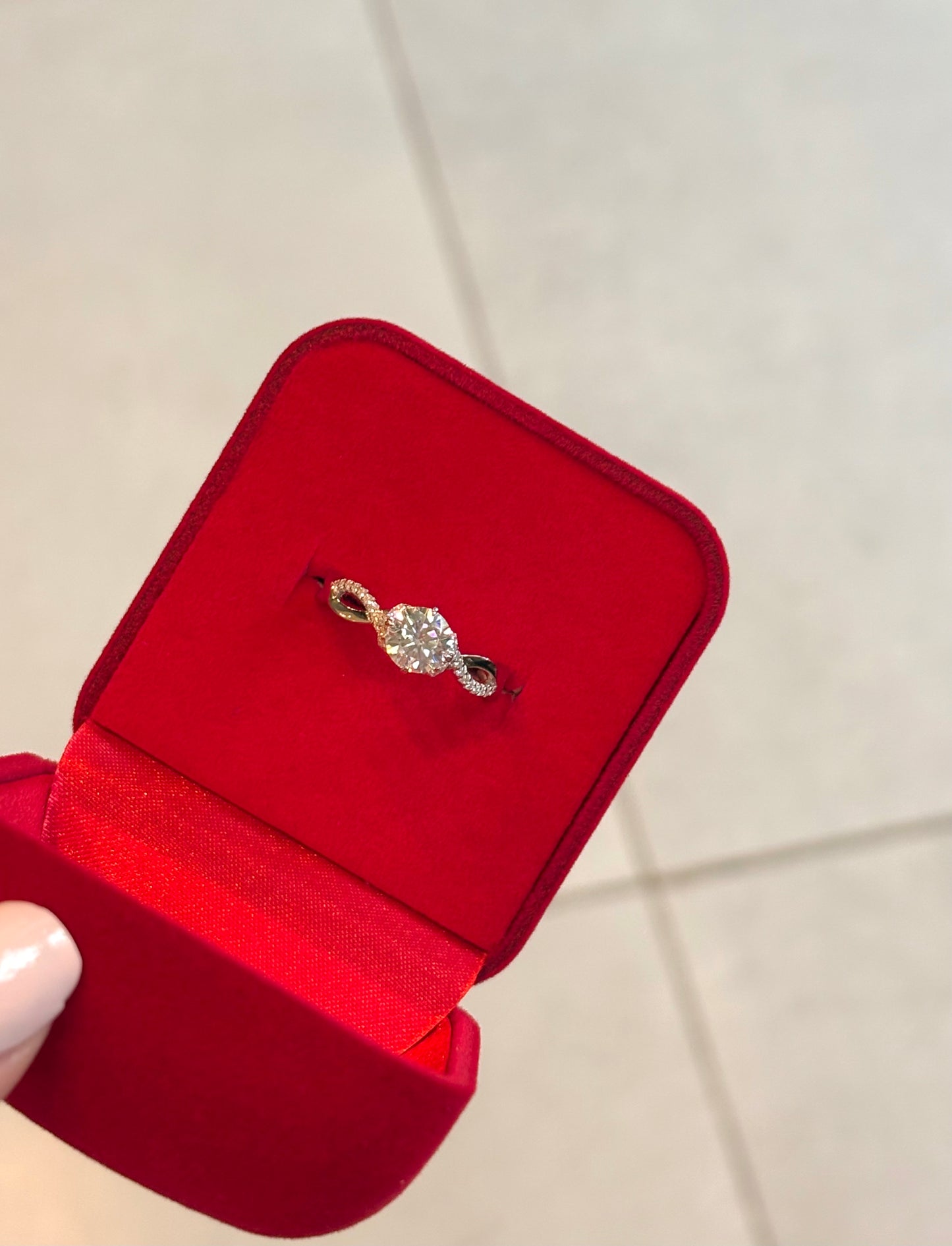 Anillo Destinados - Moissanita