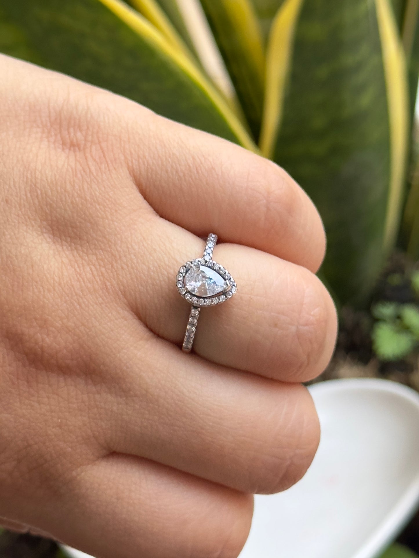 Anillo Halo en Corte Pera - Silver