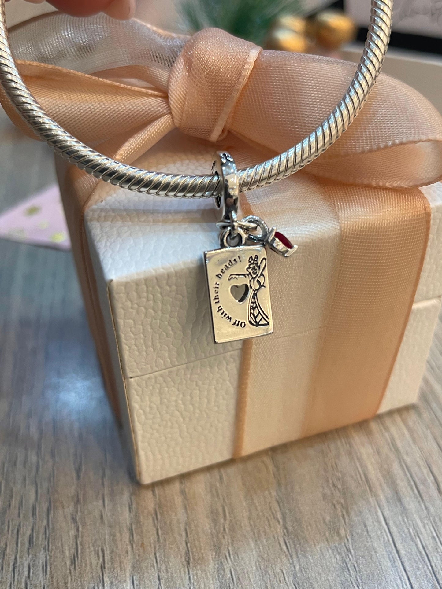 Charm Colgante Doble Reina de Corazones Villanos - Disney