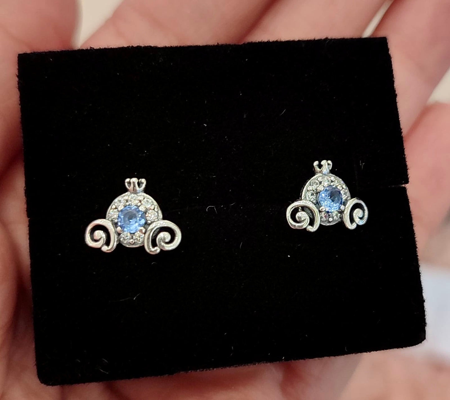 Pendientes de Botón Carroza de La
Cenicienta de Disney