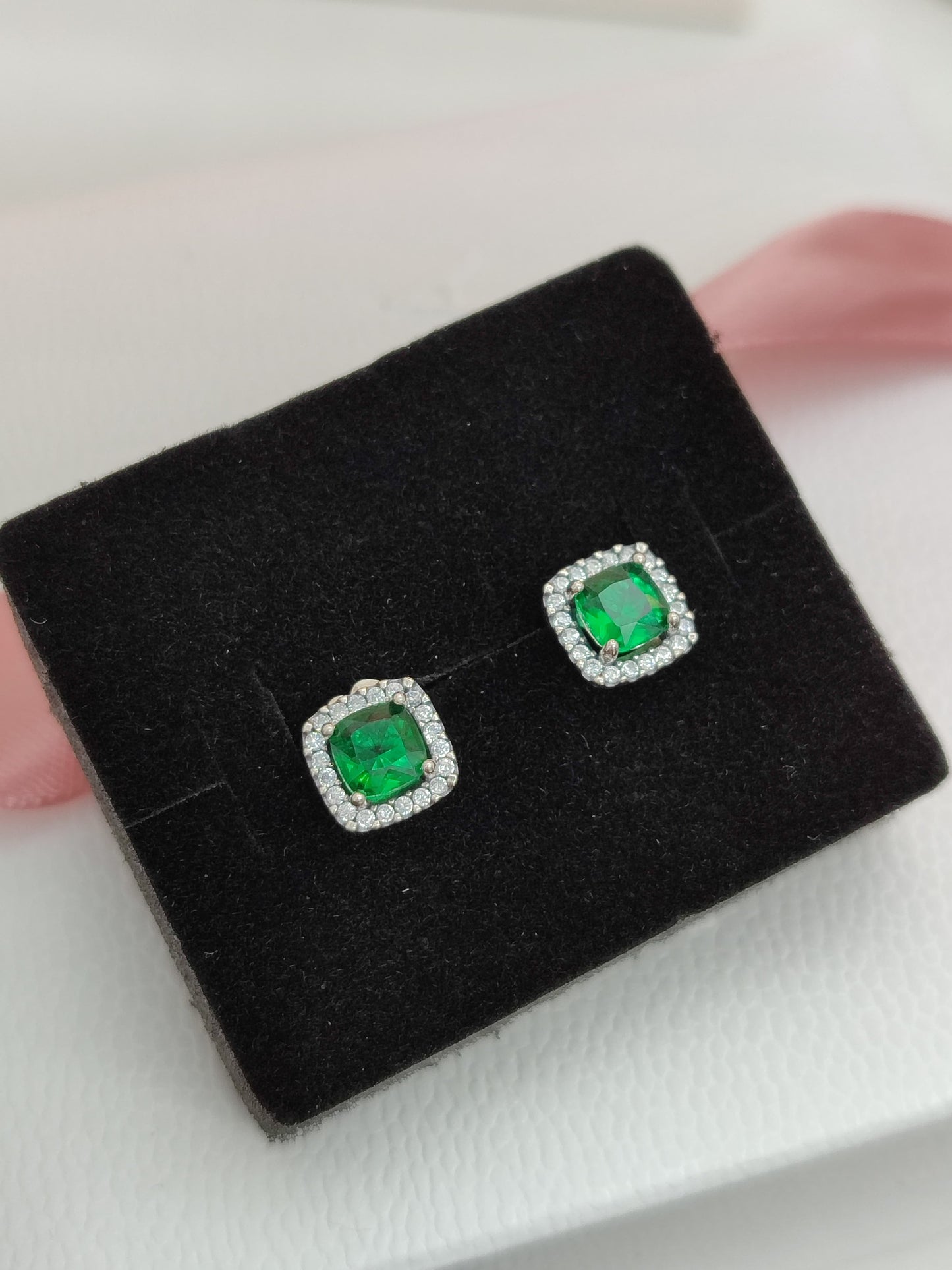 Aretes Halo Rectangular Verde - 2026