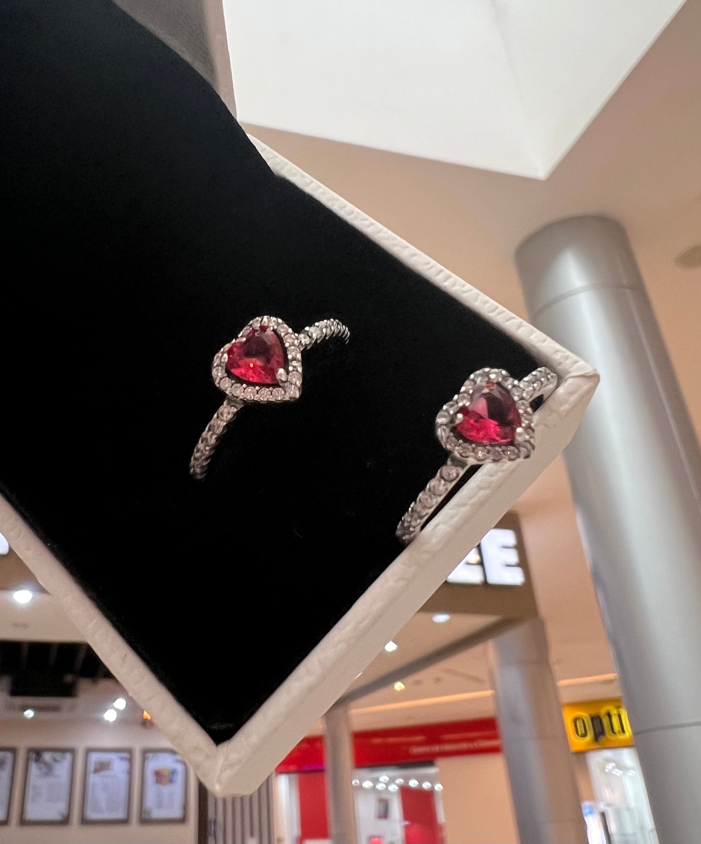 Anillo Corazón Brillante Fucsia