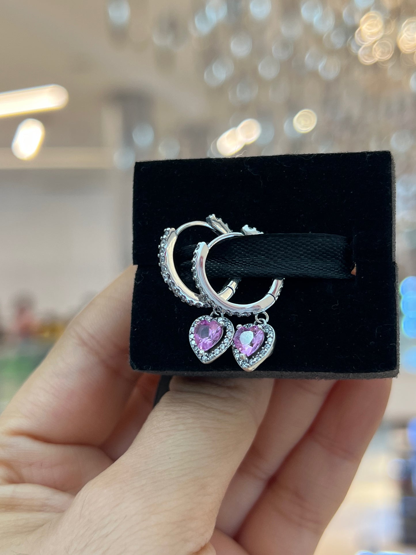 Aretes Corazón Rosa Brillante