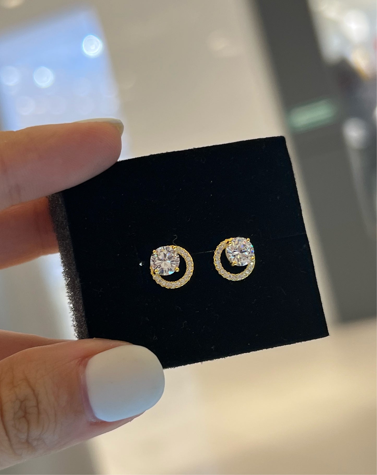 Aretes Halo Redondo Brillante Gold