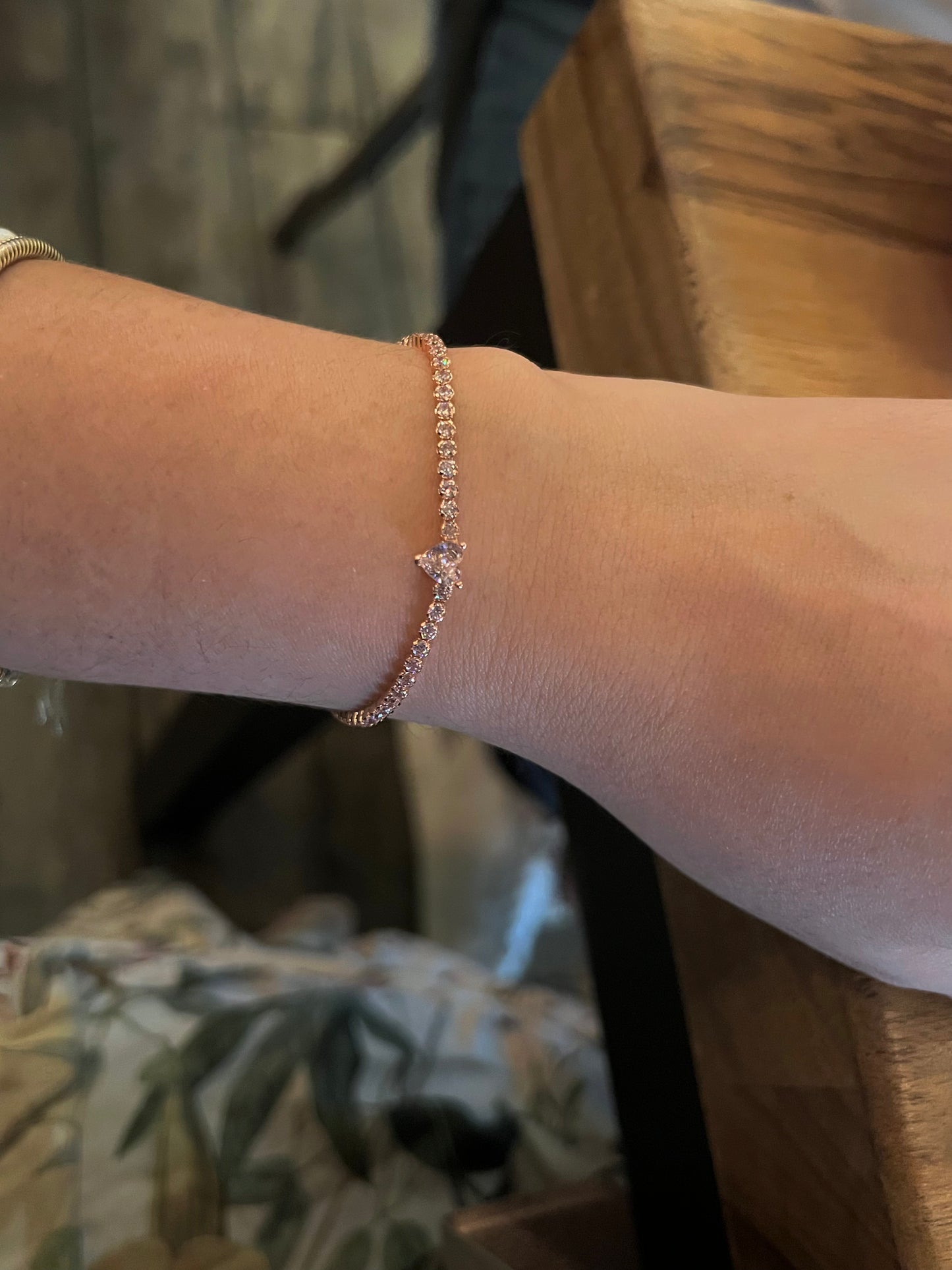 Brazalete Halo de Corazón Rosa Brillante