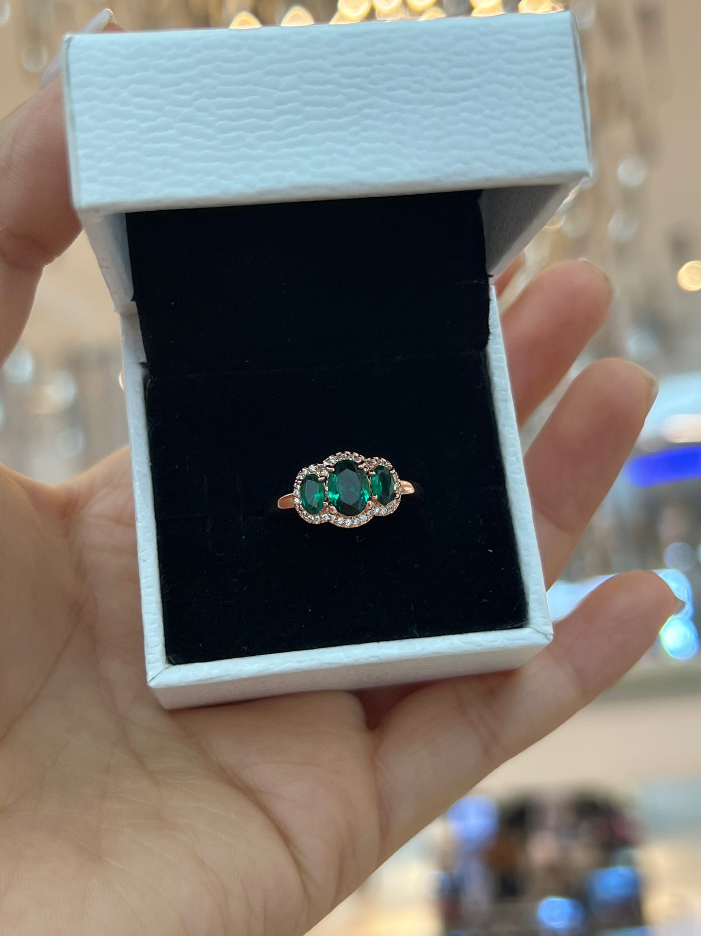 Anillo Vintage Tres Gemas Verdes