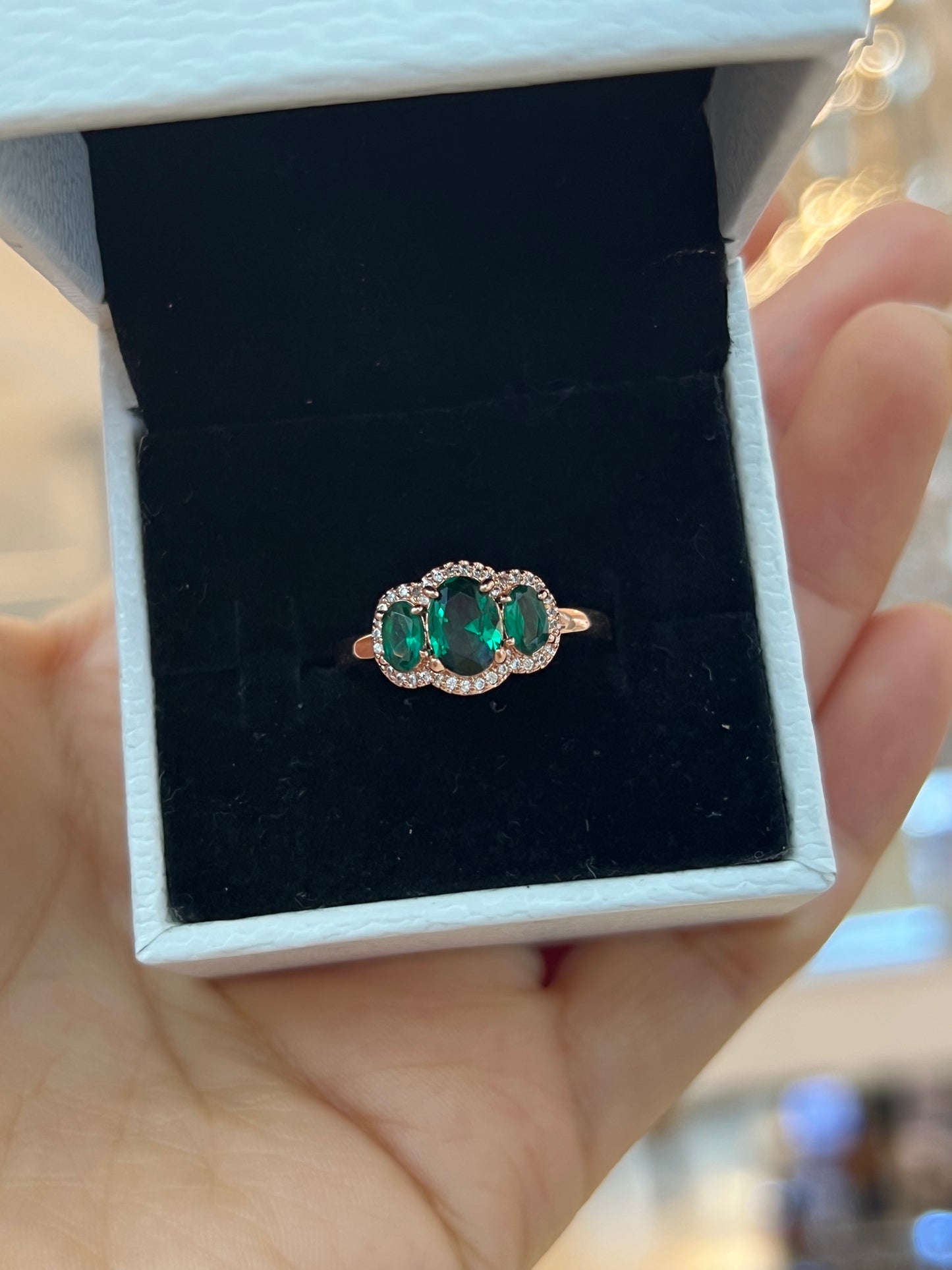Anillo Vintage Tres Gemas Verdes