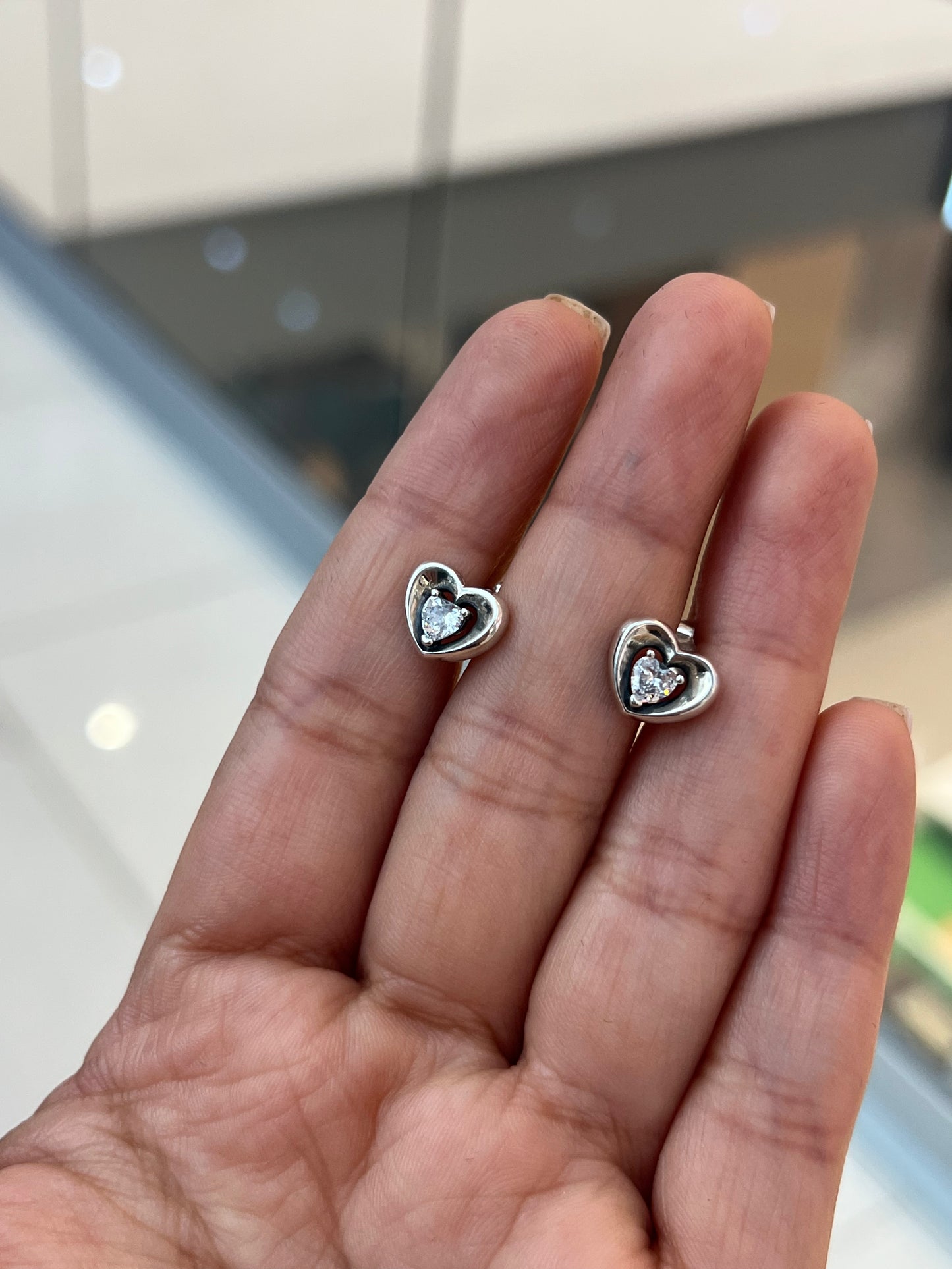 Aretes Corazón Flotante