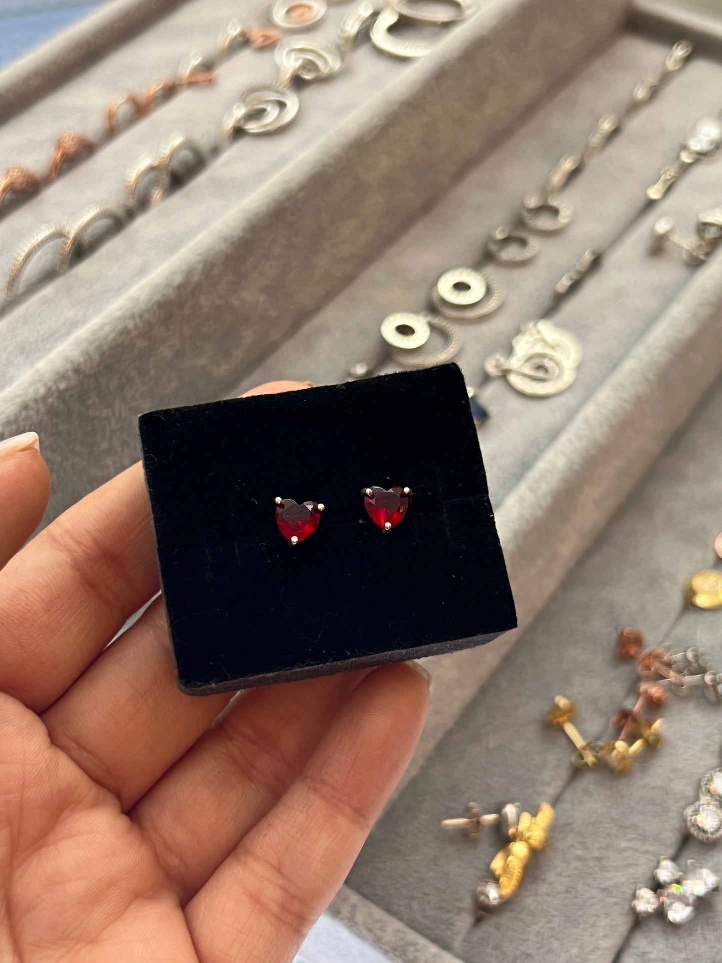 Aretes Corazón Rojo