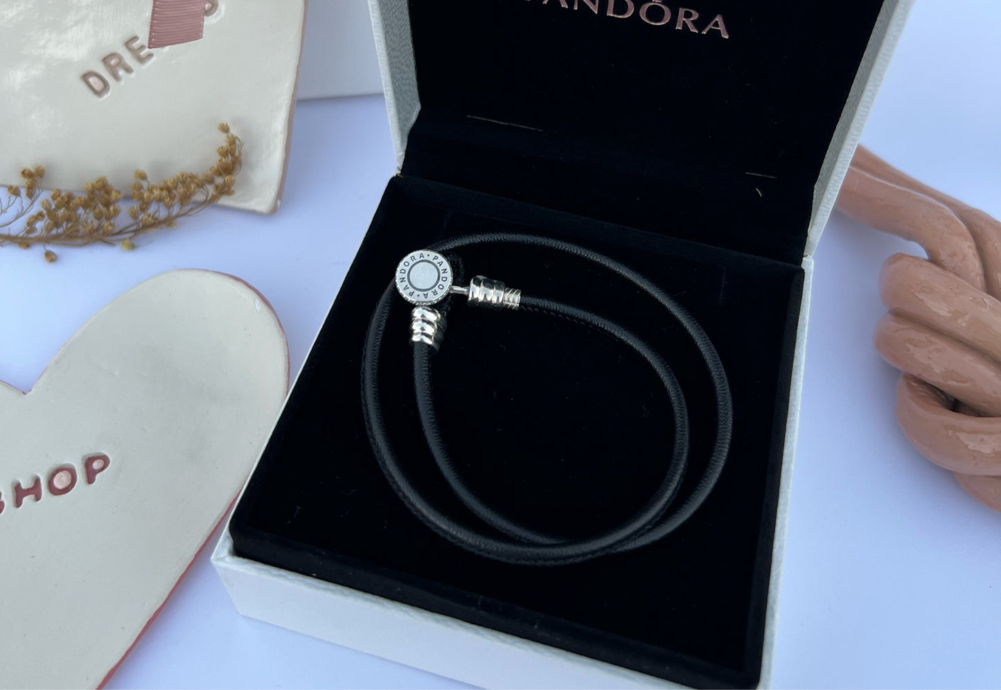Brazalete Moments Cuero Negro