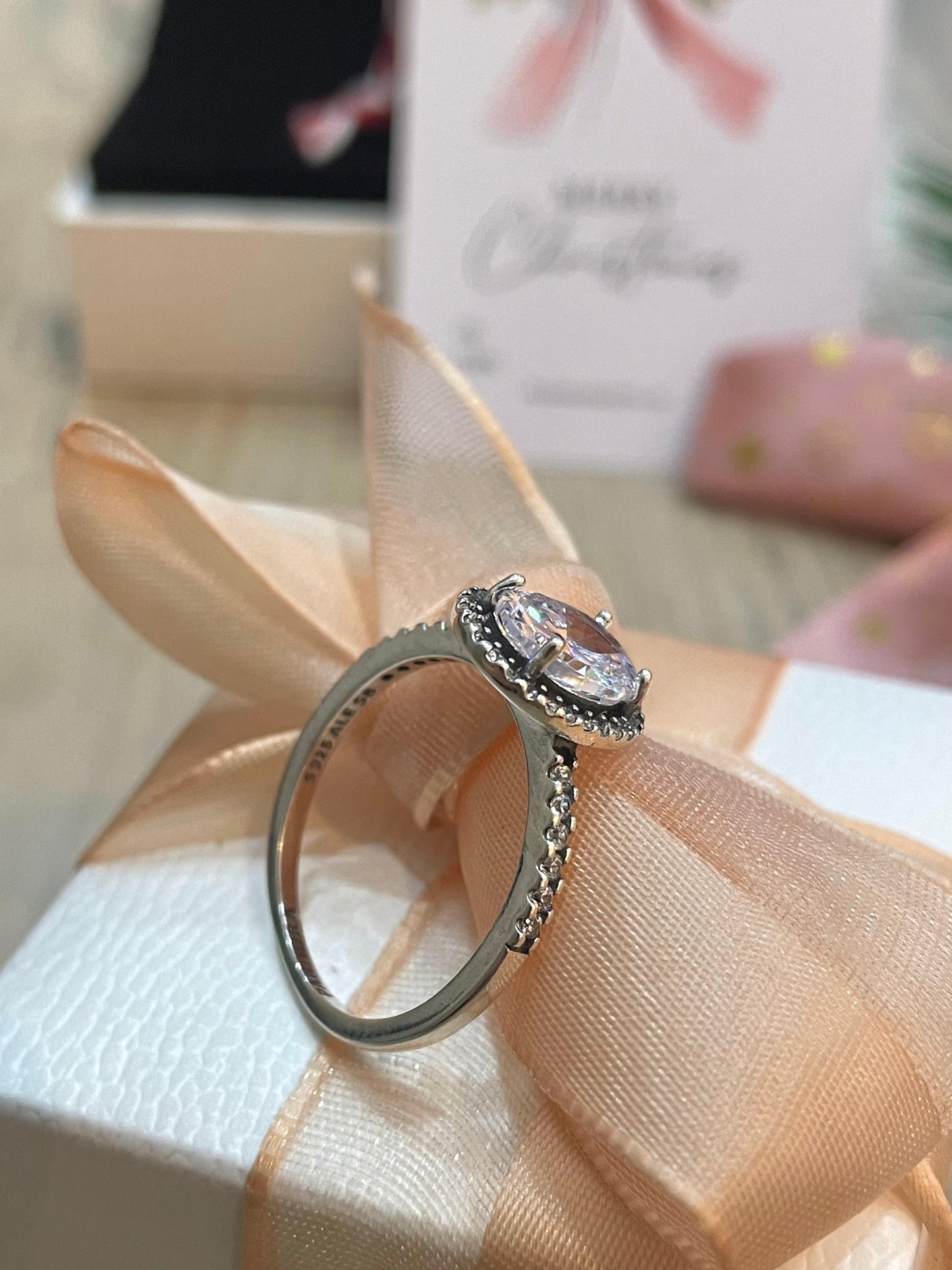 Anillo Halo Ovalado Brillante