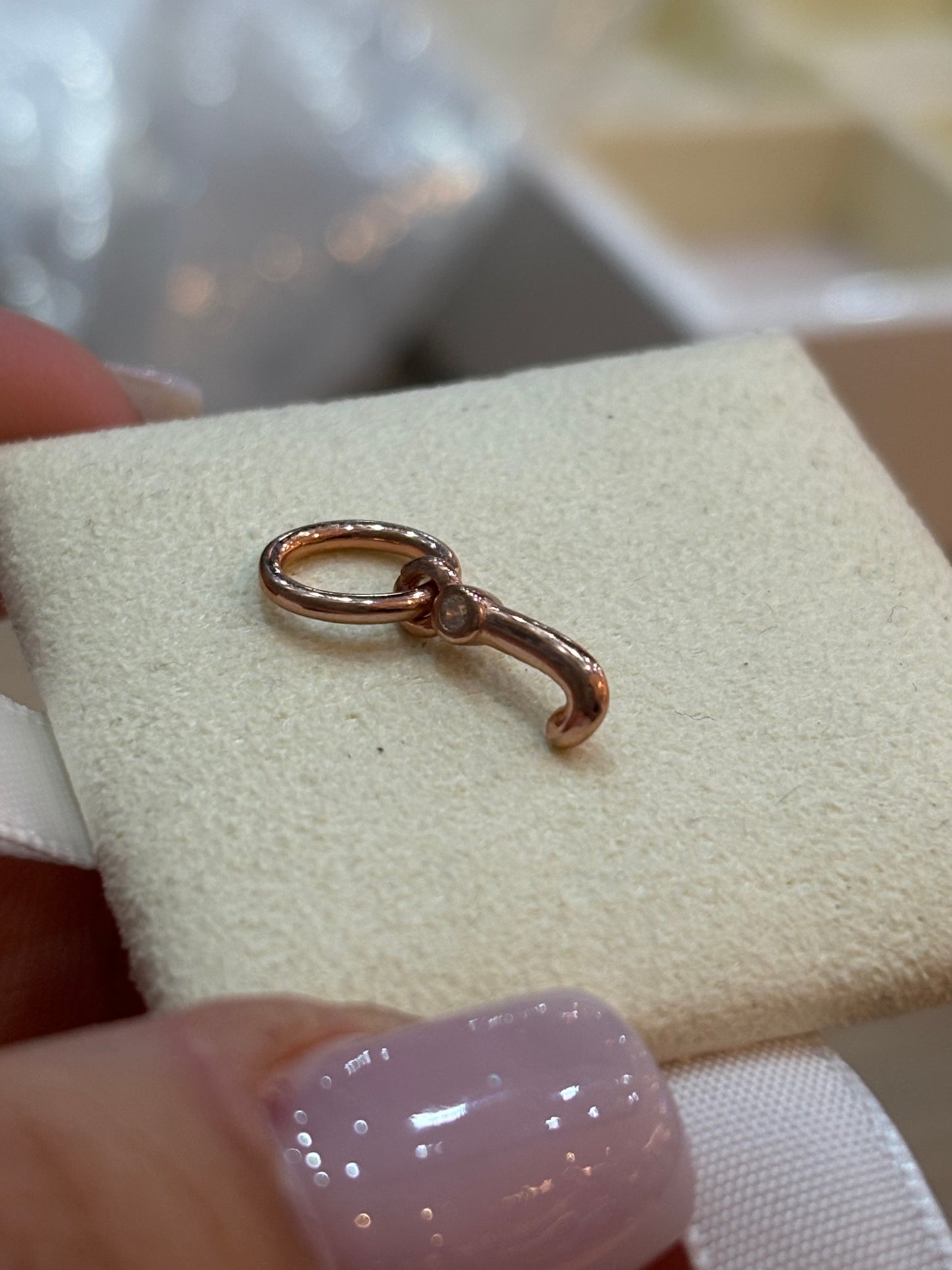 Letra J - Rose Gold - Colgante.