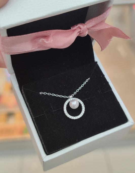 Collar Perla y Logo
