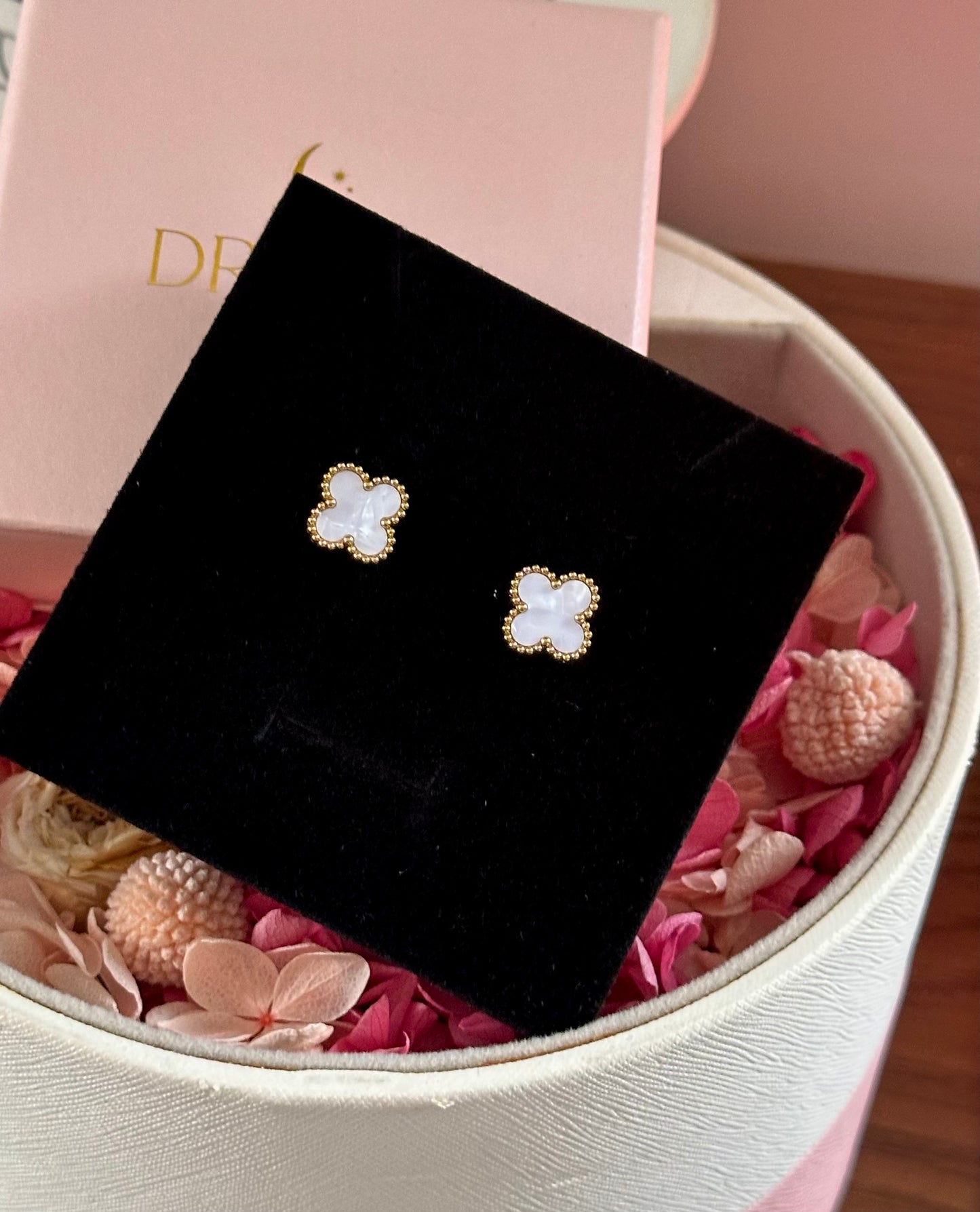Aretes Trébol Blanco