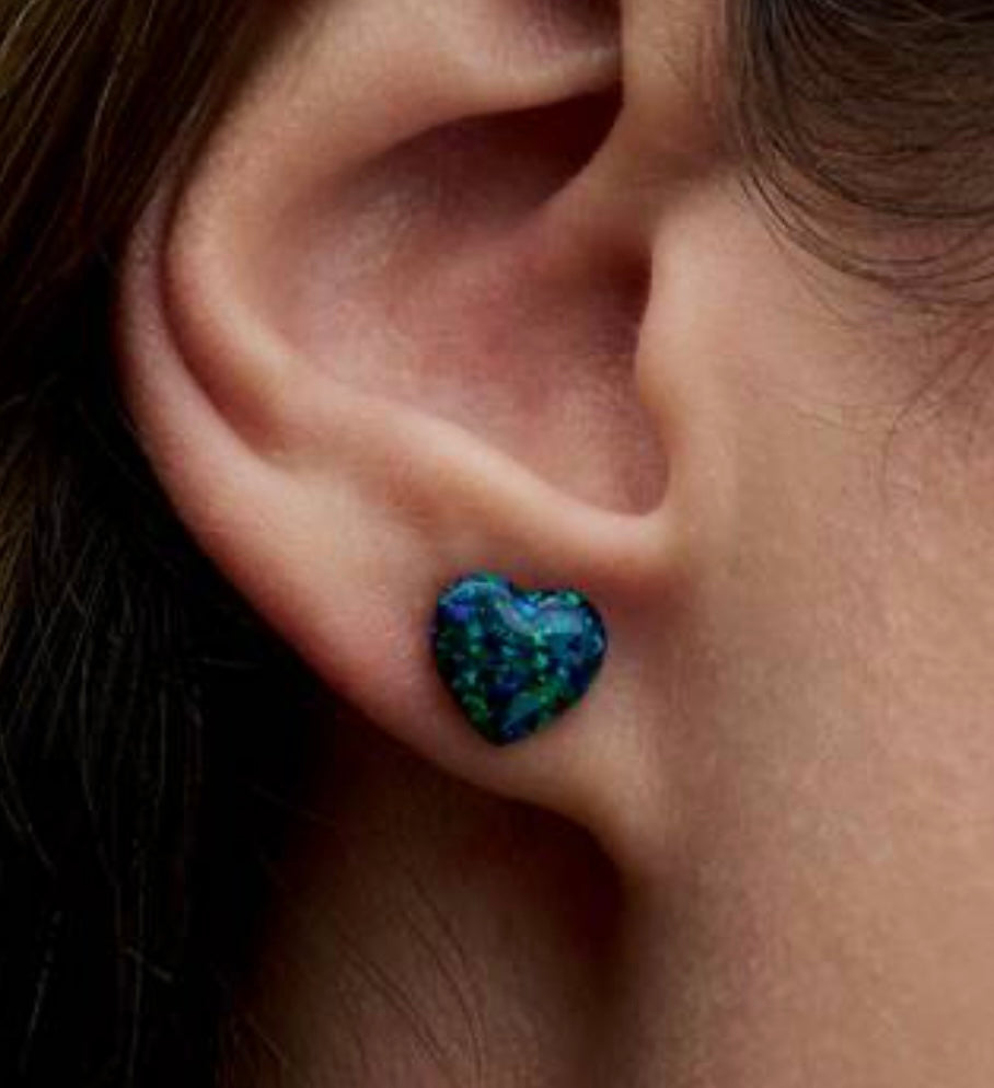 Aretes Corazón Verde Opalescente