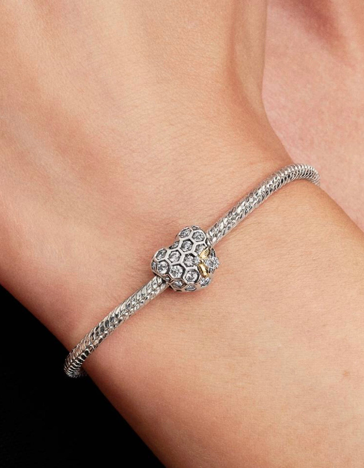 Charm Panel de Abejas y Abeja de los Bridgerton