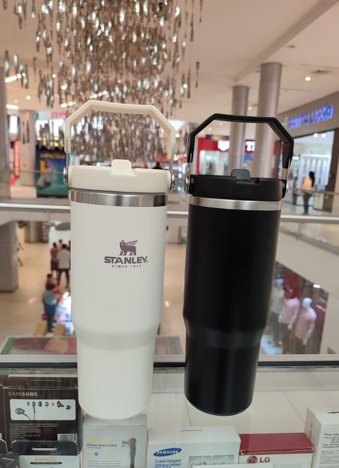 Stanley IceFlow Flip 30oz