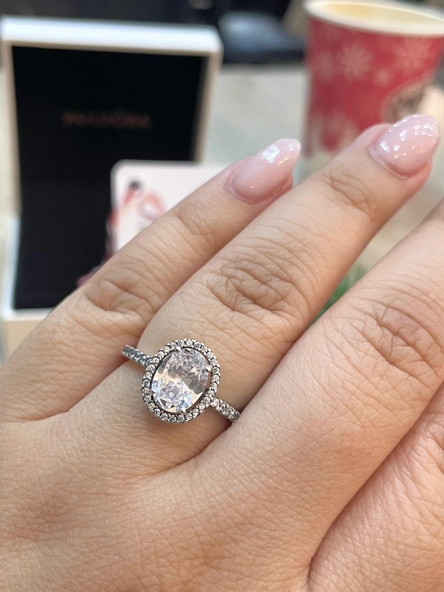 Anillo Halo Ovalado Brillante