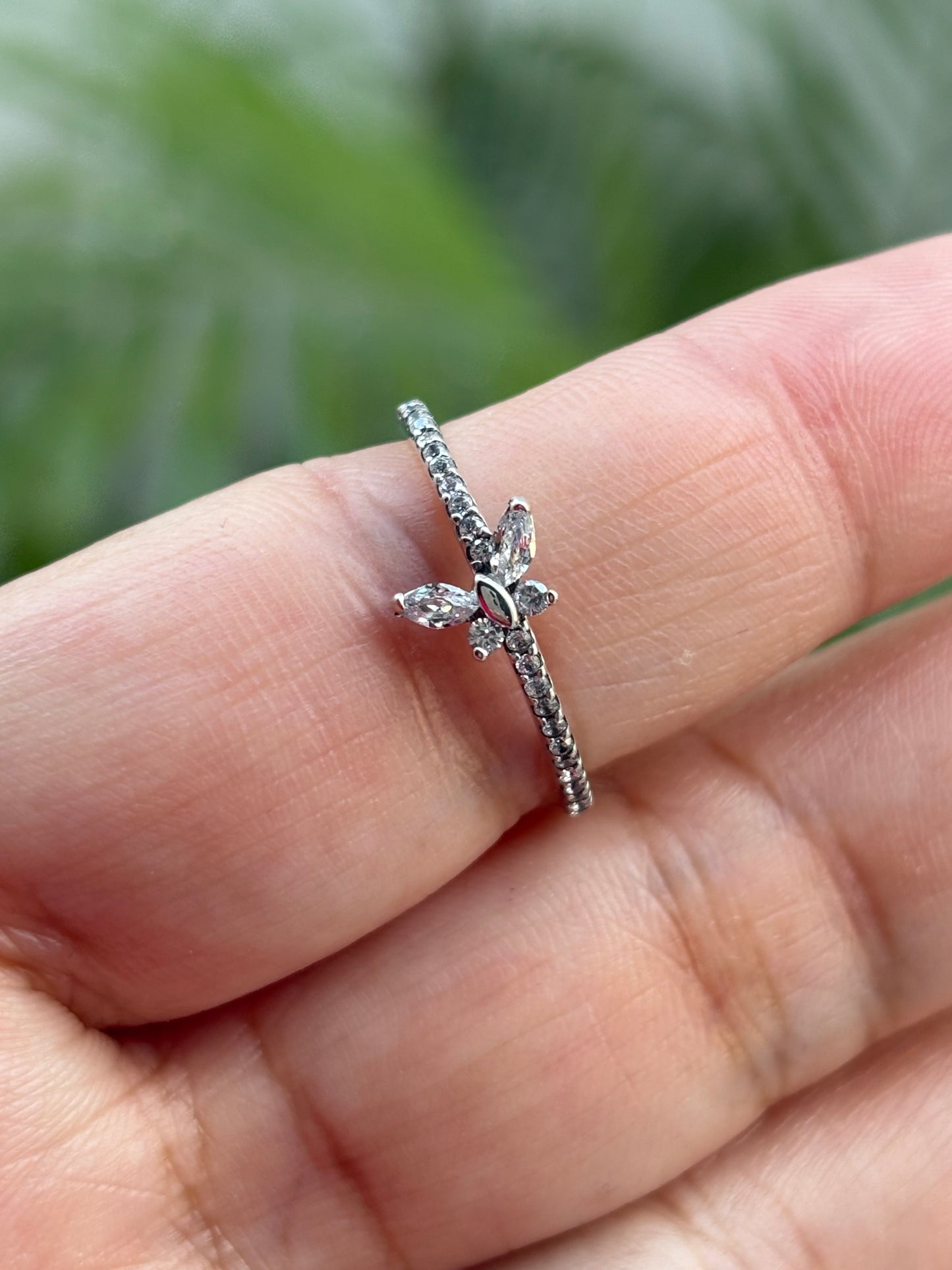 Anillo de Mariposa Brillante
