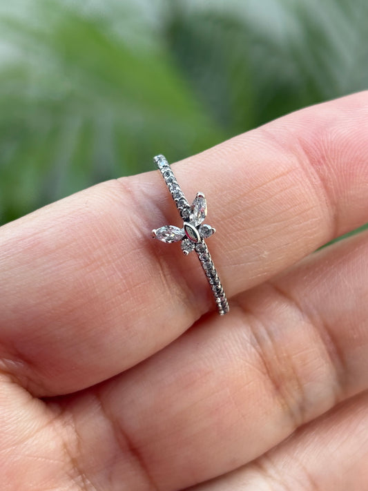 Anillo de Mariposa Brillante