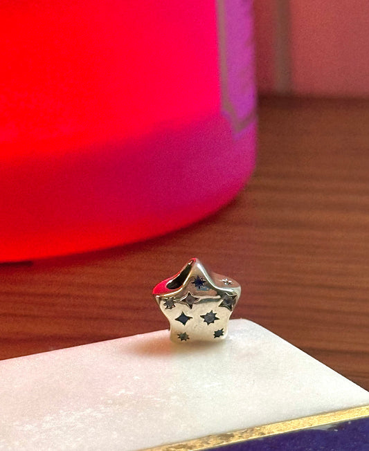 Charm Estrella Brillante Llamativa