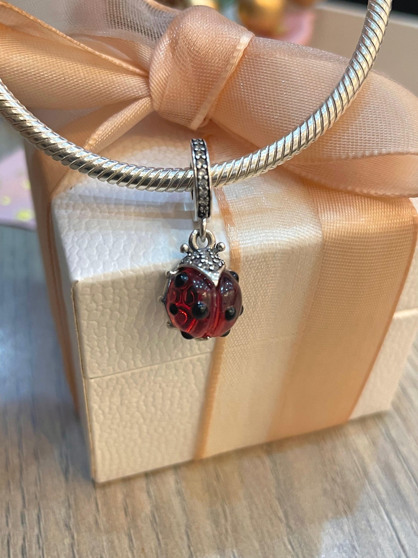 Charm Mariquita
