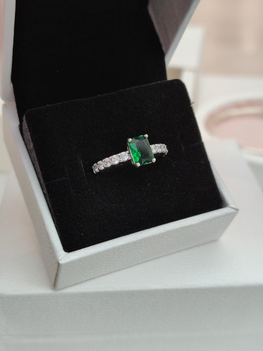 Anillo Halo Rectangular Verde Brillante