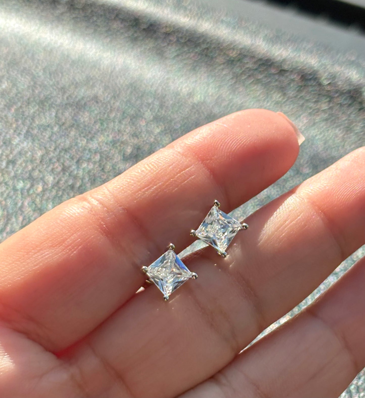 Aretes Cuadrados de 4 garras