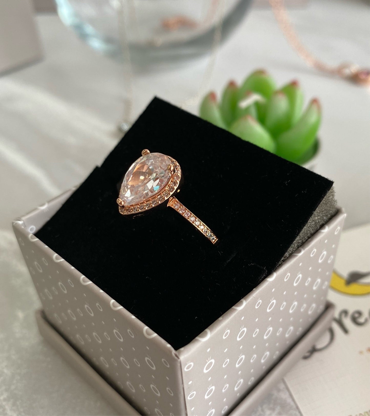 Anillo Lágrima Radiante Rose Gold