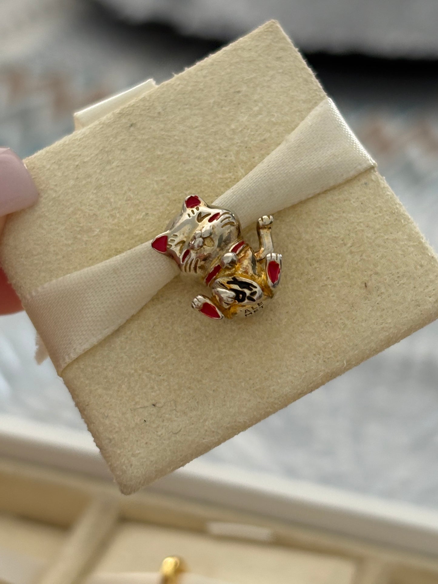 Charm Gato Chino - Gold