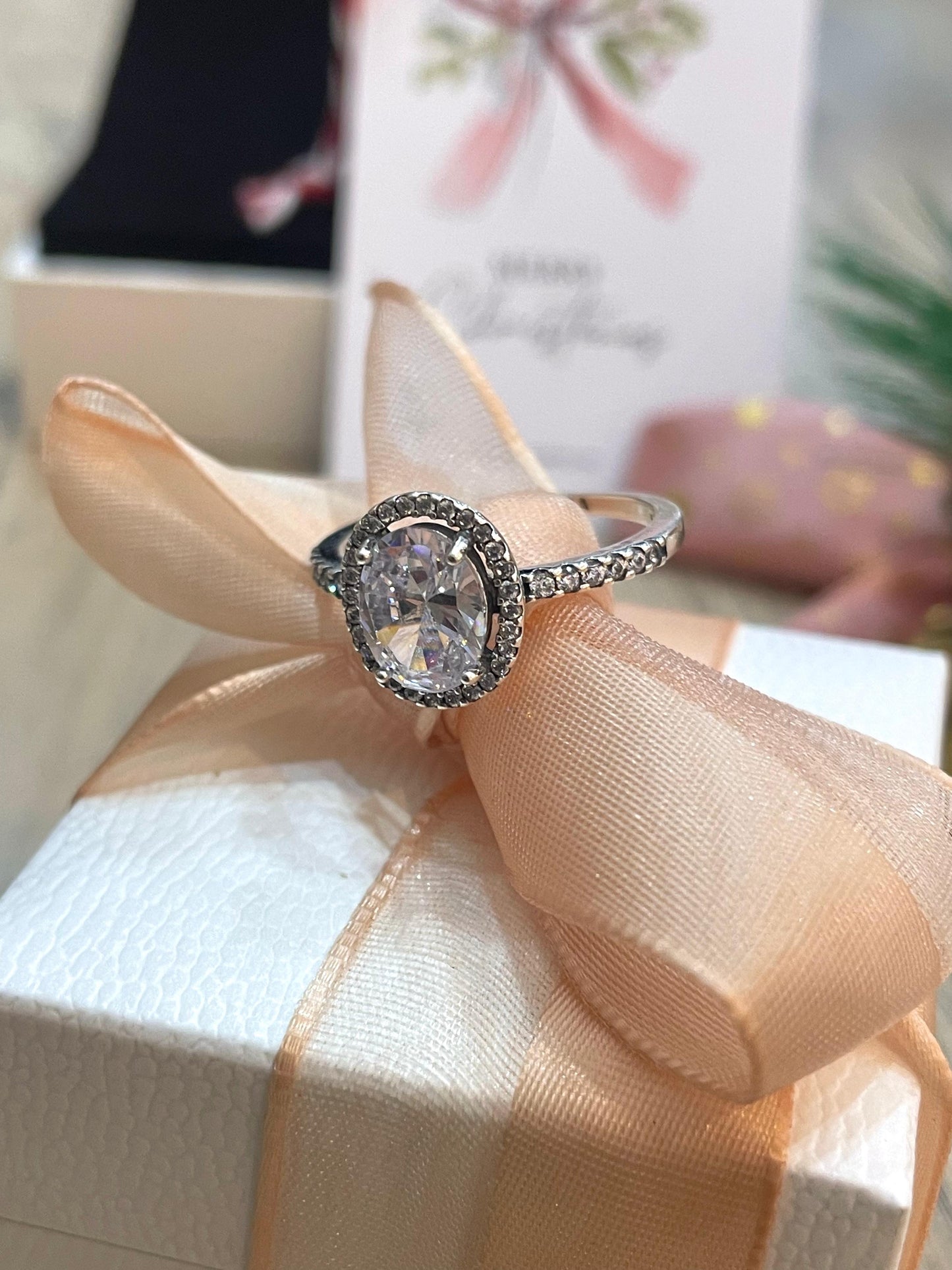 Anillo Halo Ovalado Brillante