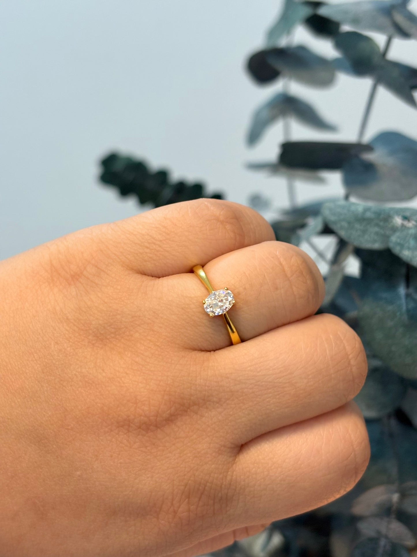 Anillo Oval - Moissanita