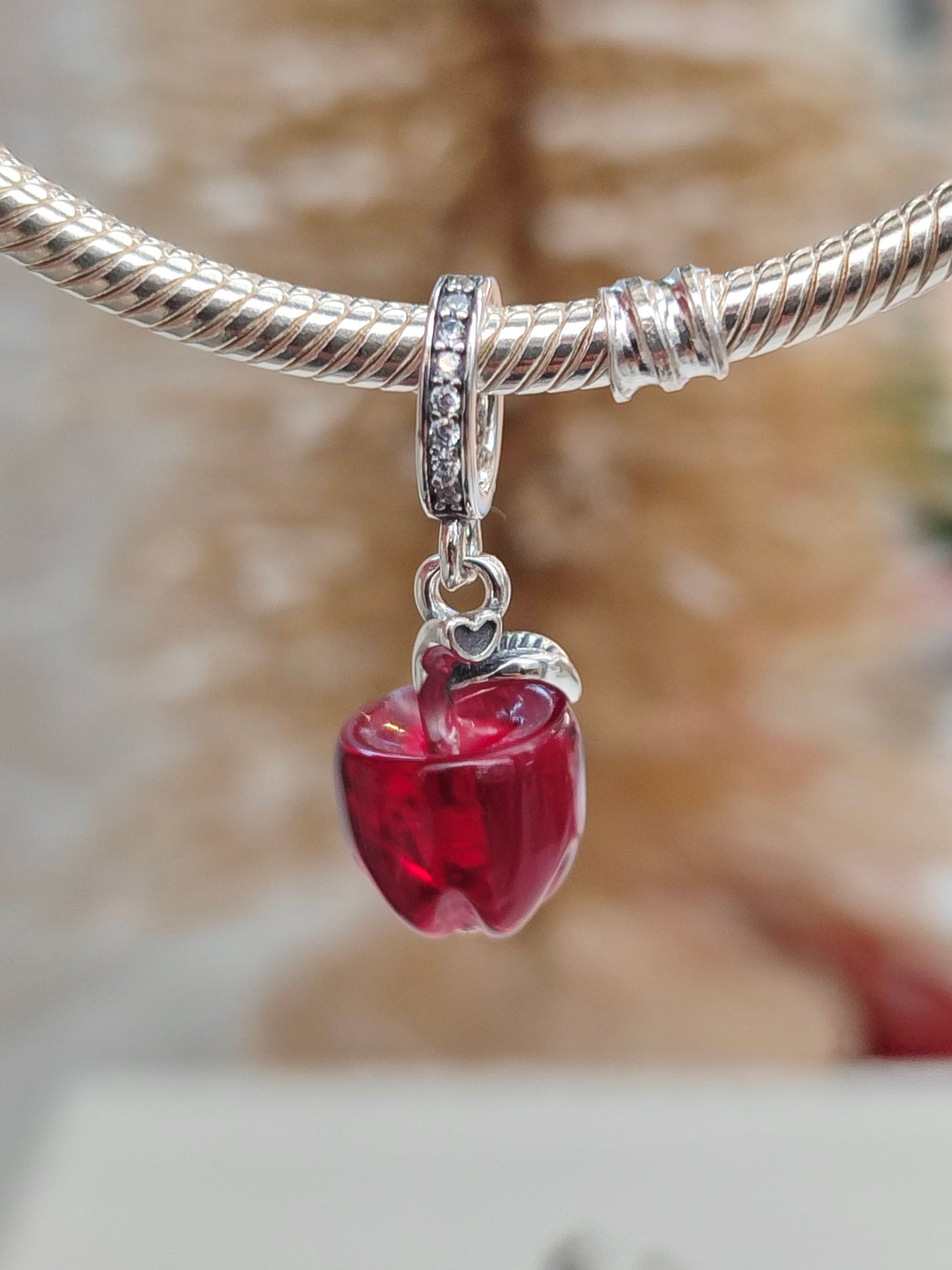 Charm Manzana Blanca Nieves - Disney