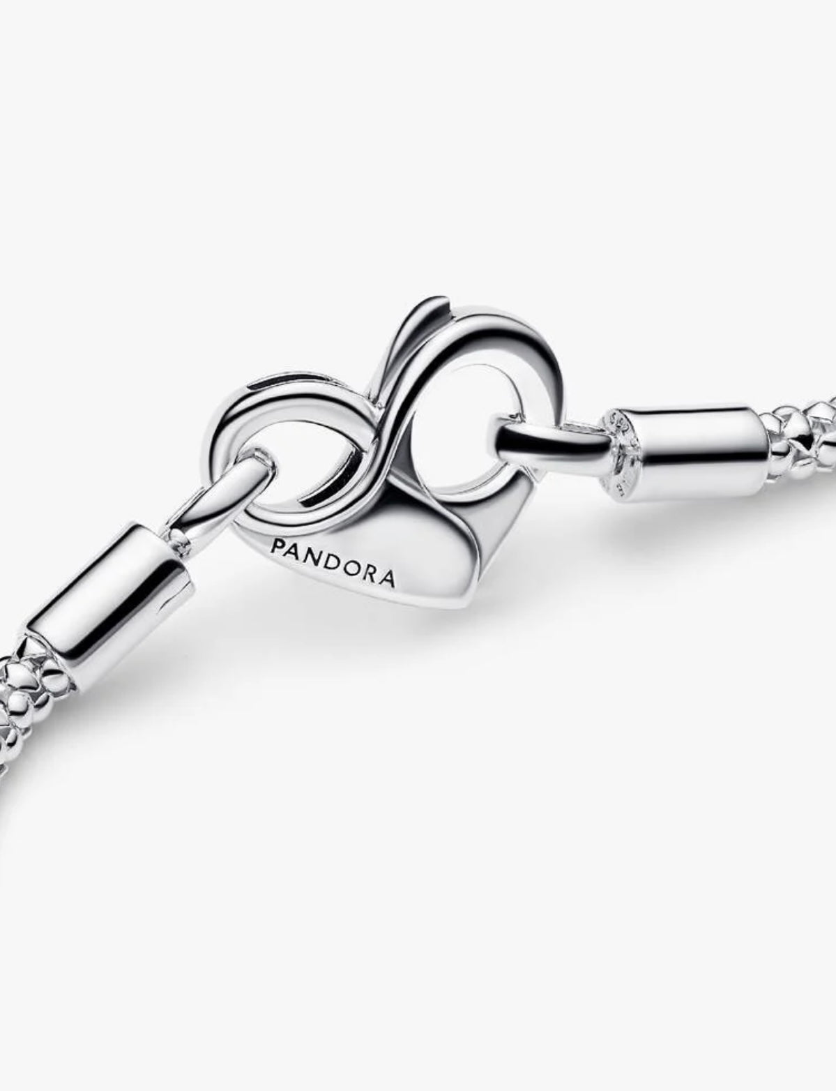 Brazalete Tachuelas y Corazón