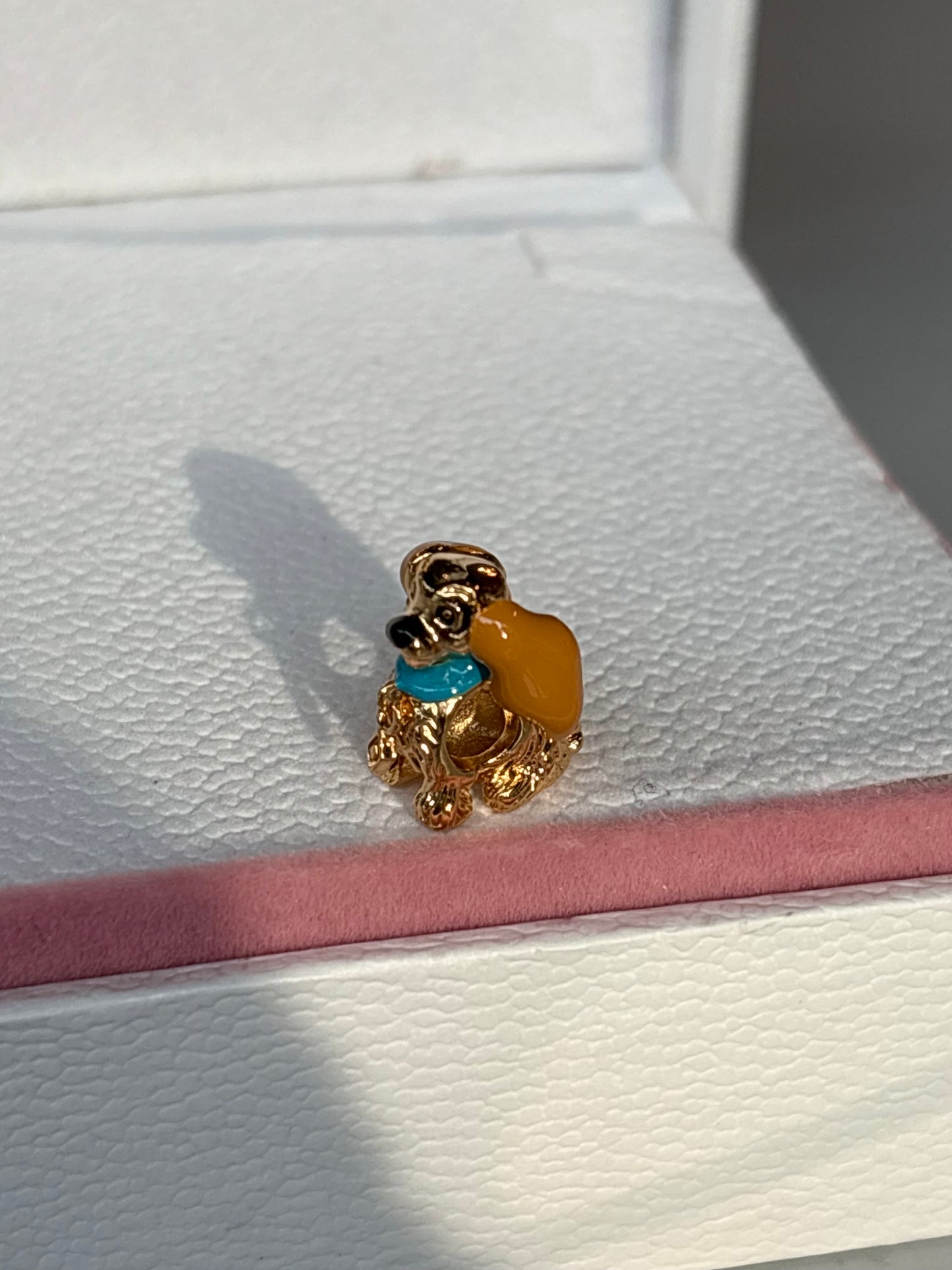 Dama Gold - Disney