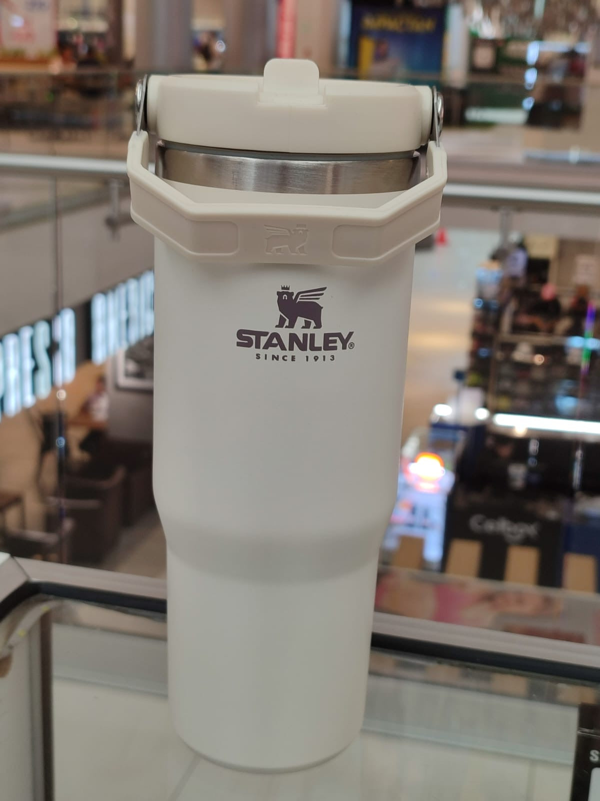 Stanley IceFlow Flip 30oz