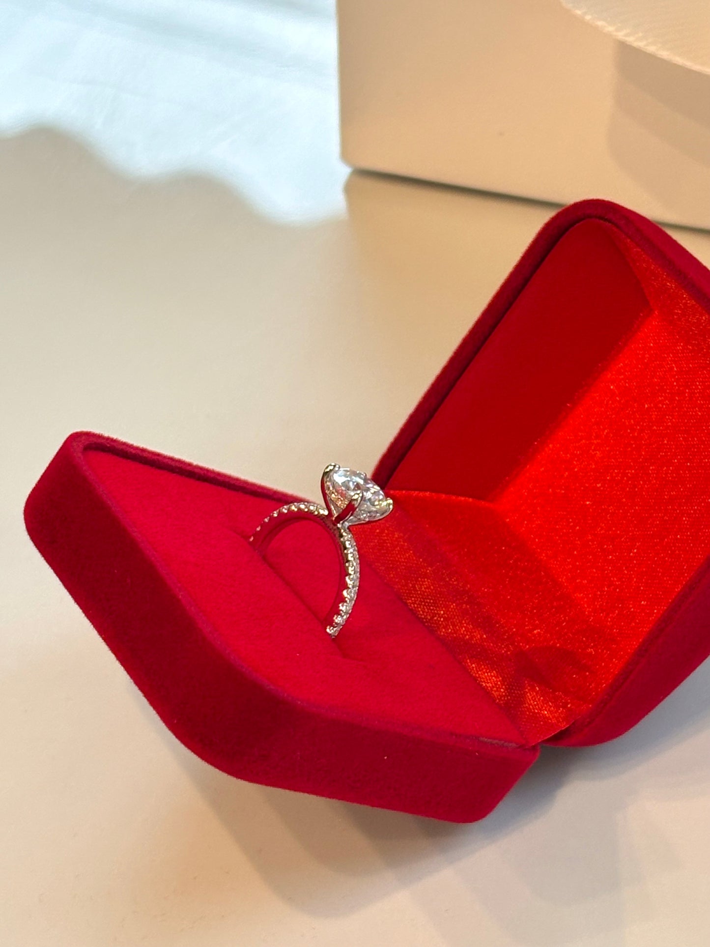 Anillo Eternal - Moissanita