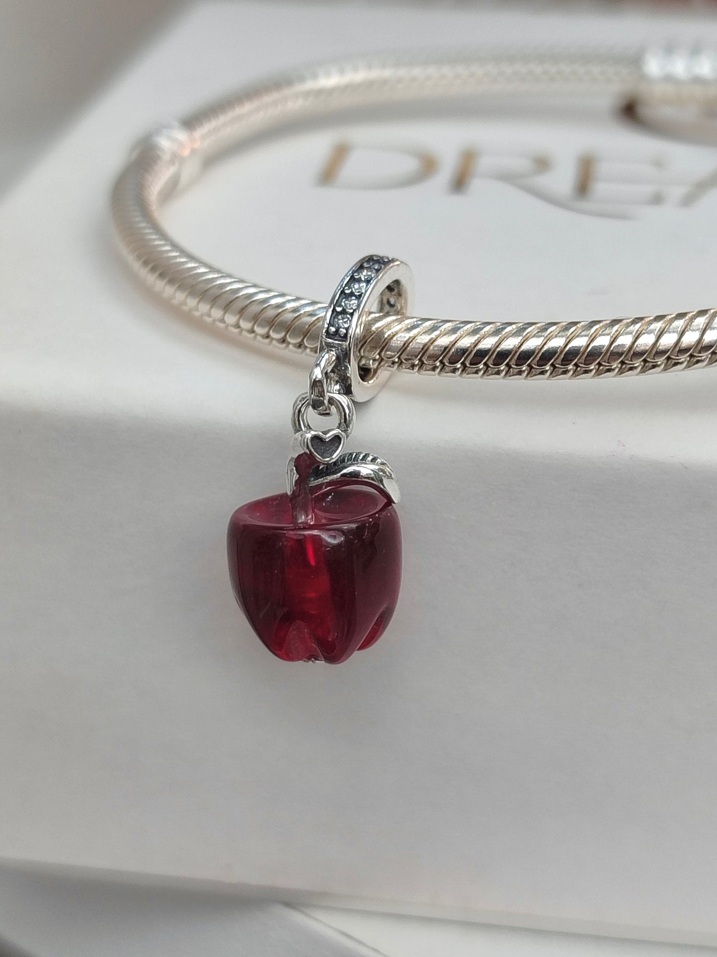 Charm Manzana Blanca Nieves - Disney