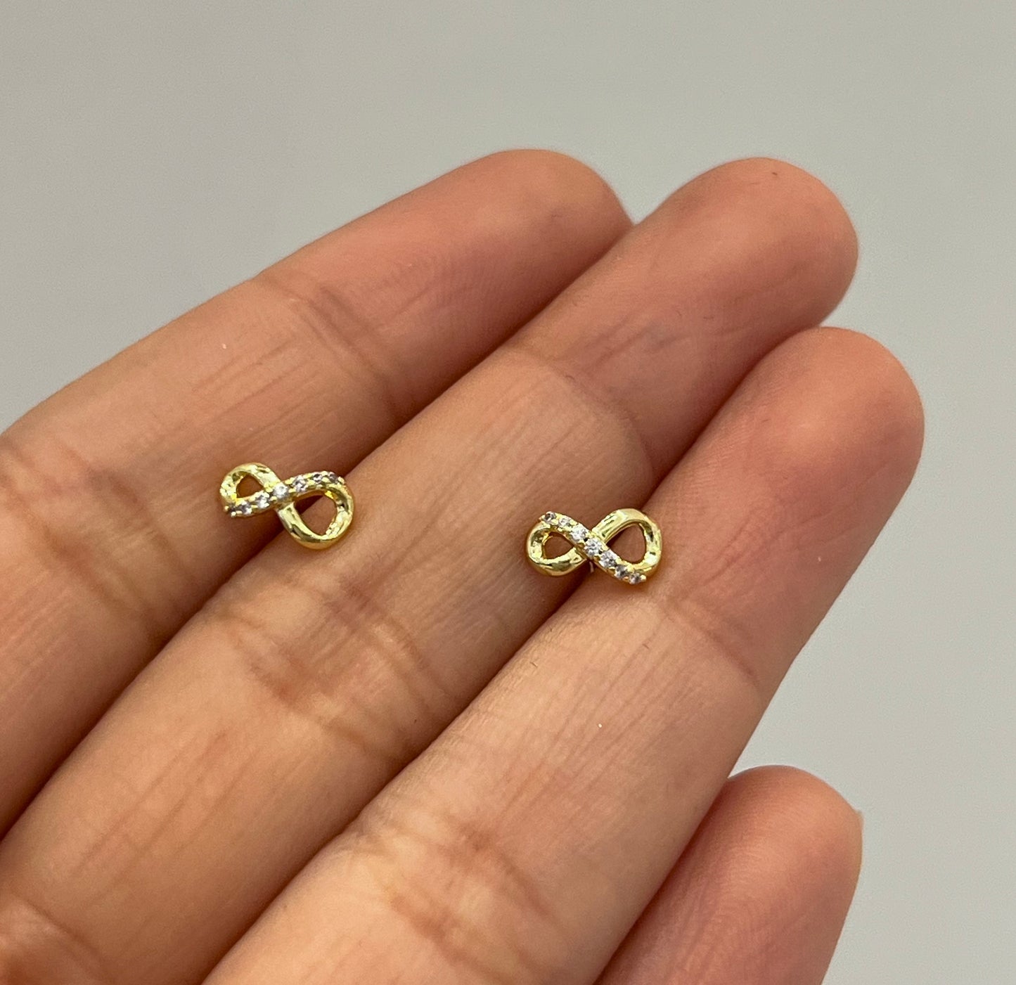 Aretes Infinito Brillante Dorados