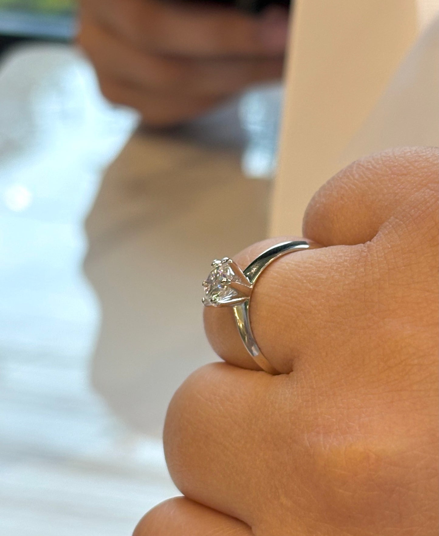 Anillo Amor - Moissanita