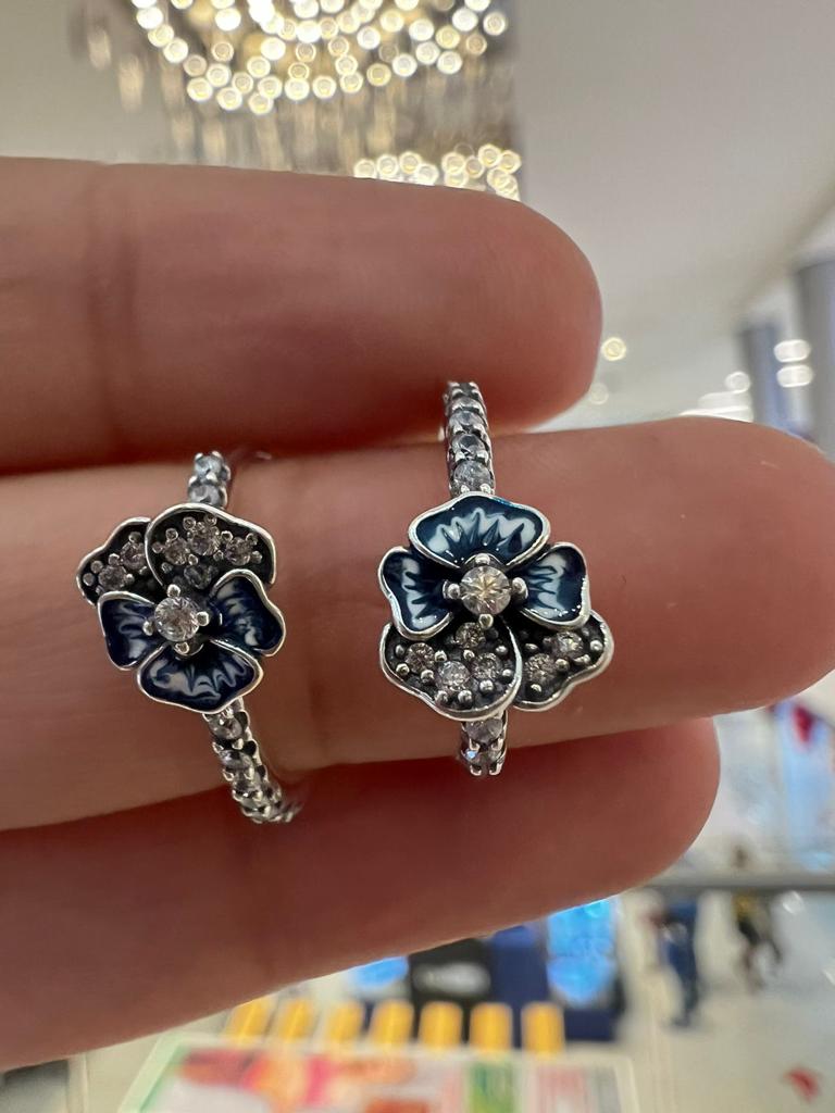 Aretes Flor Pensamiento Azul