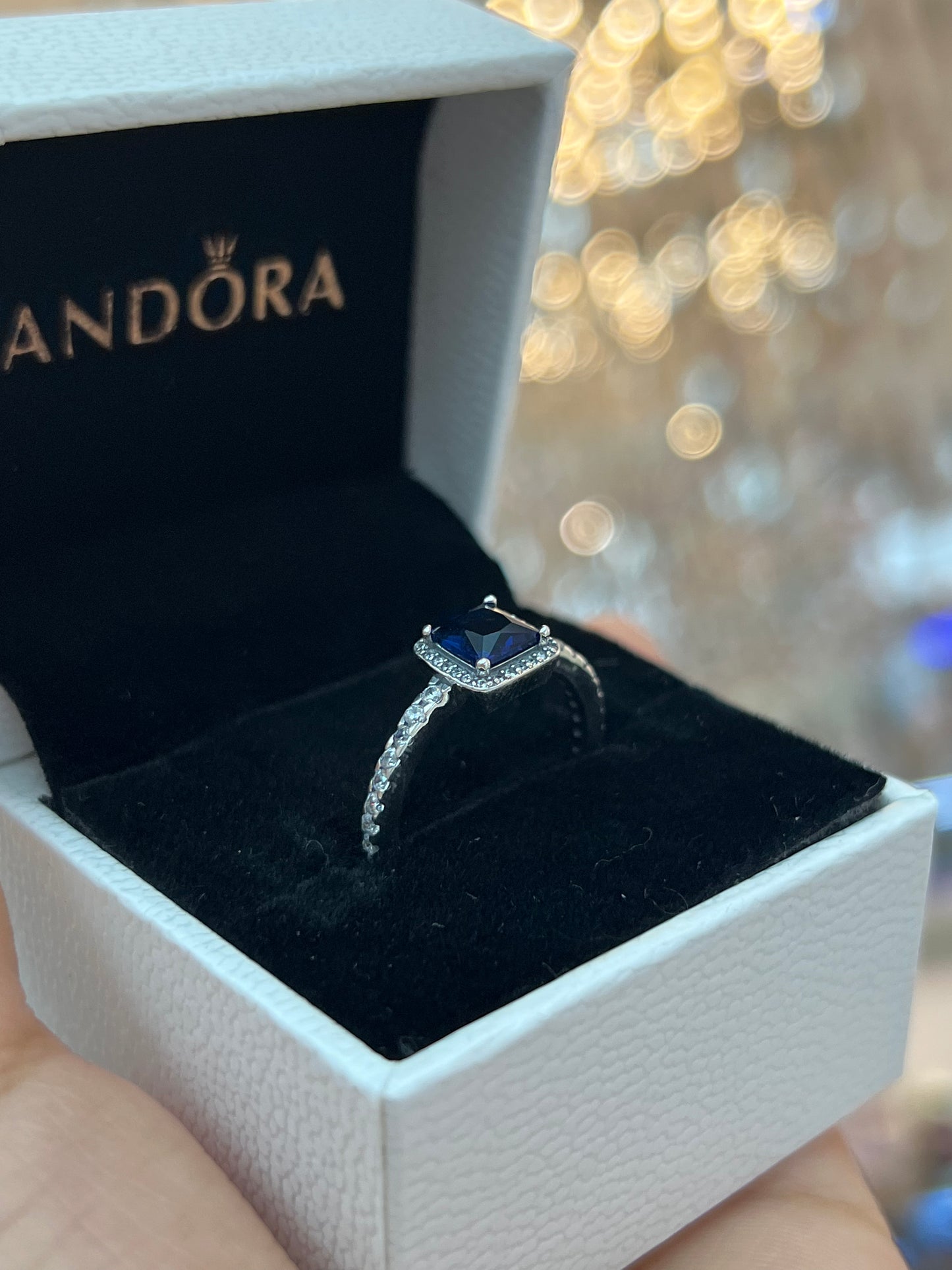 Anillo Halo Cuadrado Brillante Azul