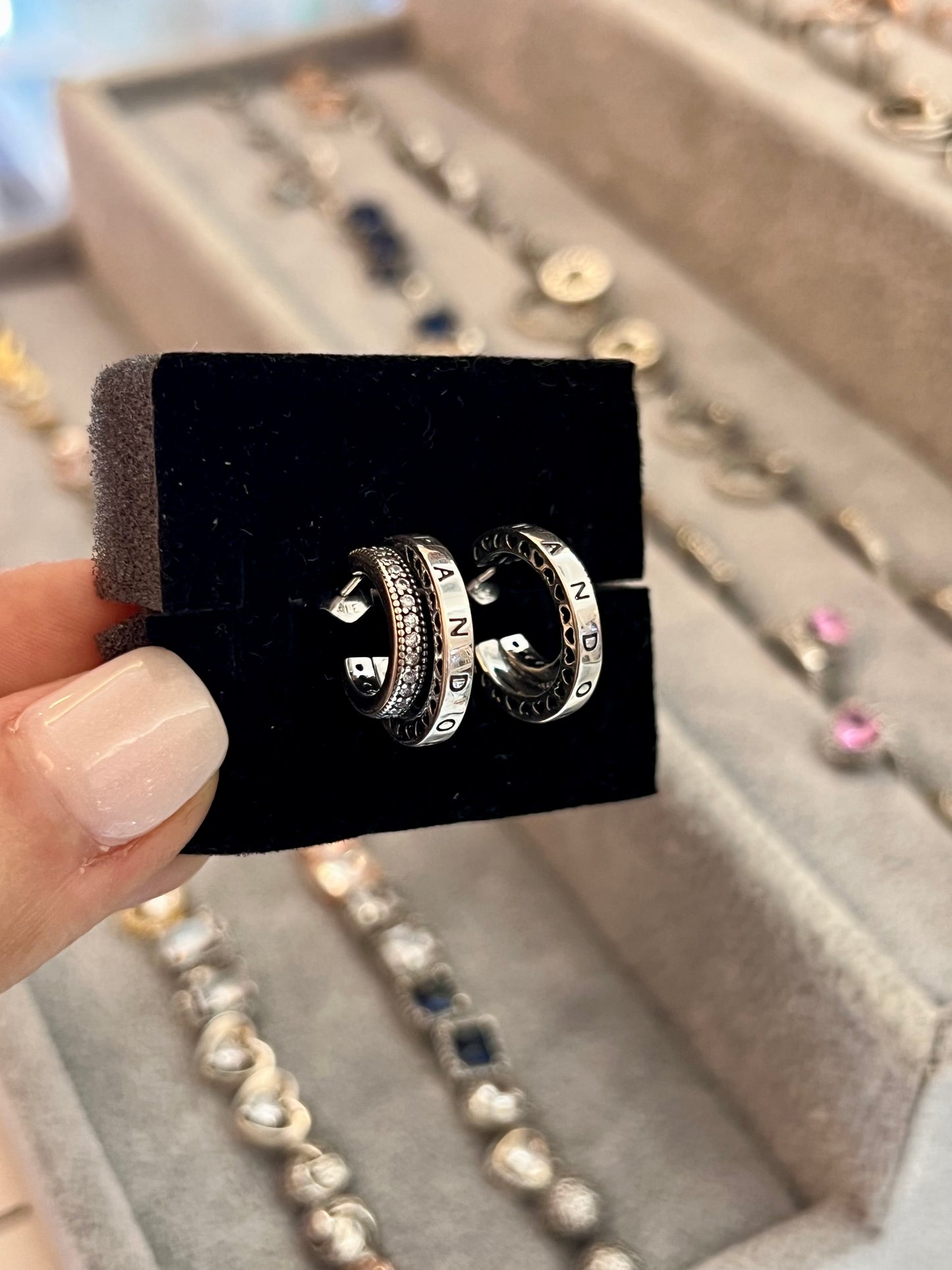 Aretes Aro Logo Pandora